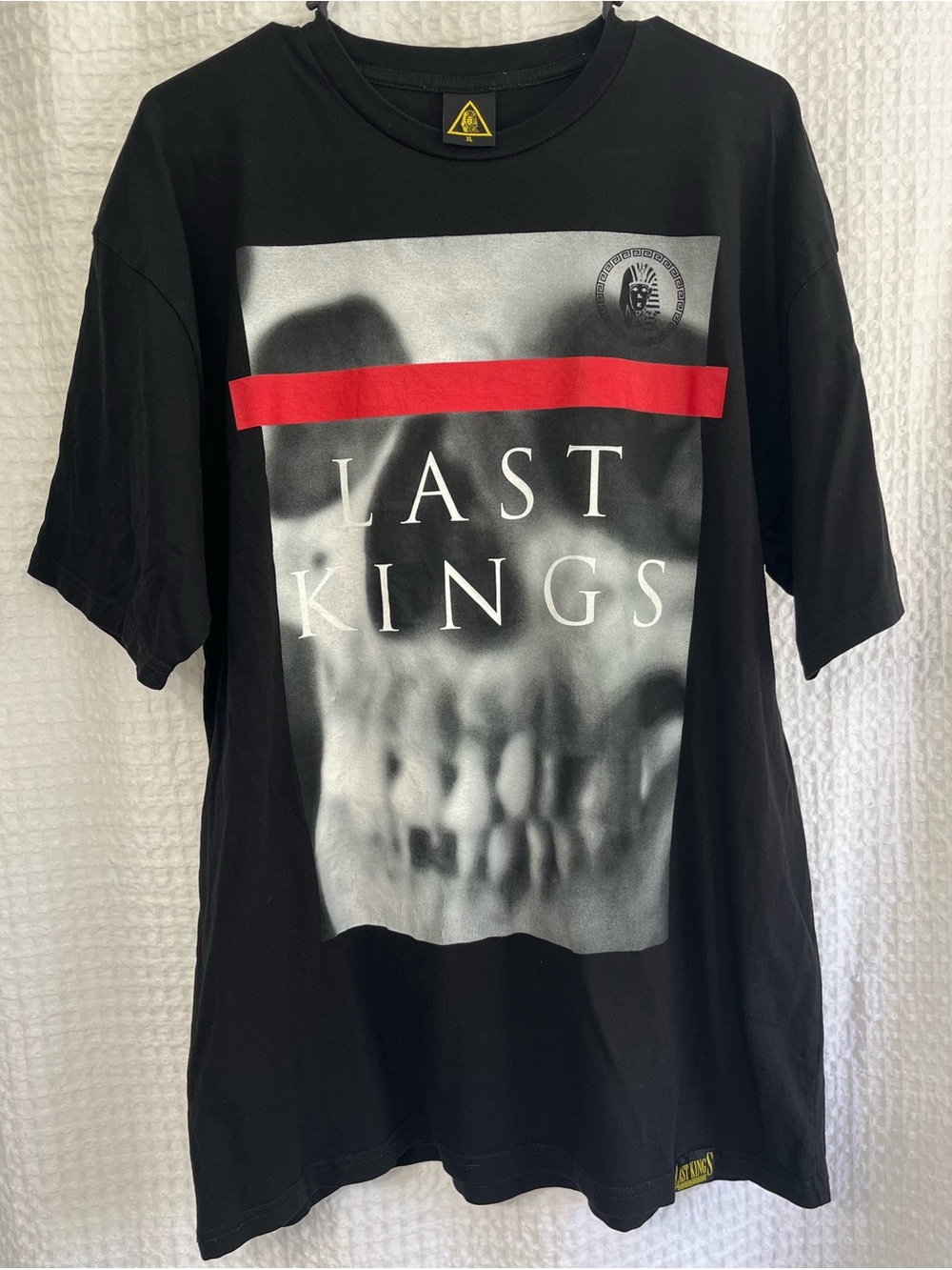 Men’s XL last Kings Black Graphic Tee with Red Accent